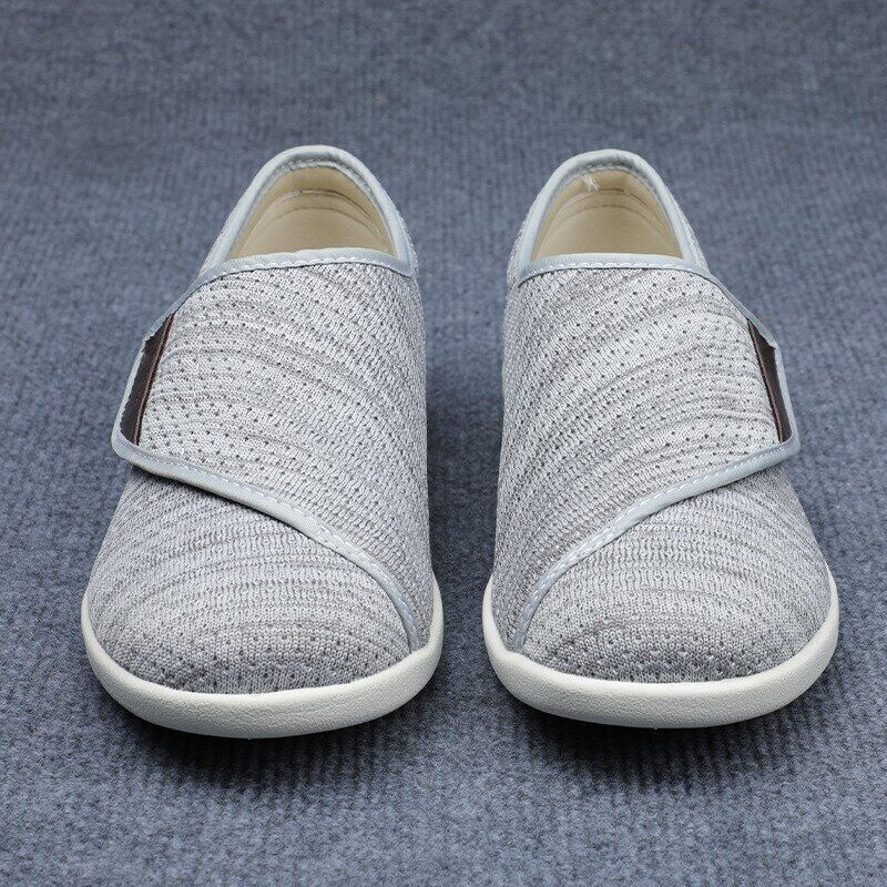 "Diabetikerschuhe Damen mit breiter Passform, atmungsaktivem Mesh, Klettverschlüssen und Memory-Foam-Einlagen."