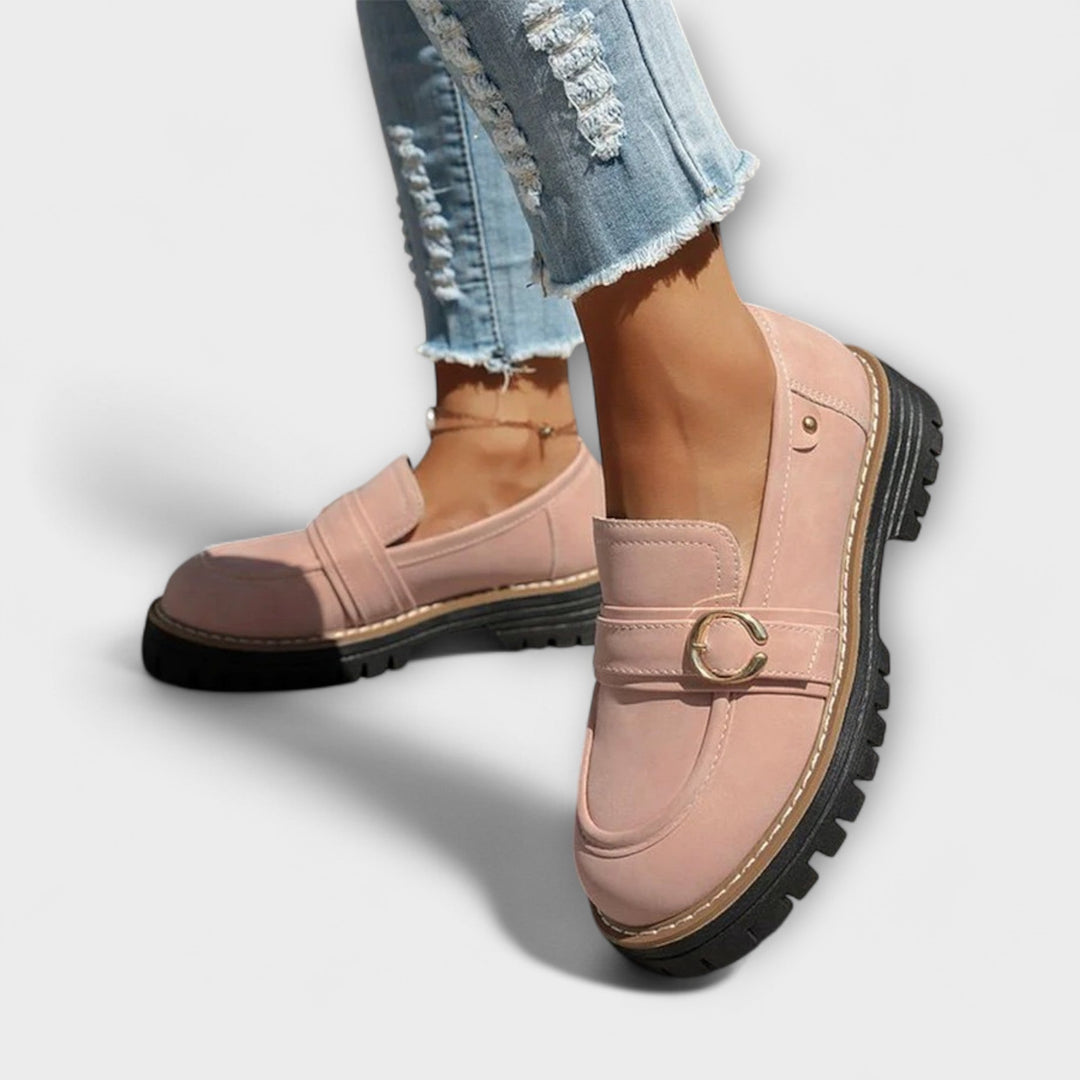 Detailaufnahme der Innensohle der Komfort-Loafer