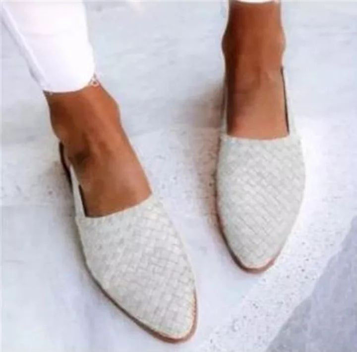 Bequeme Halbschuhe für Damen im Slipper-Stil, ideal für den Alltag.