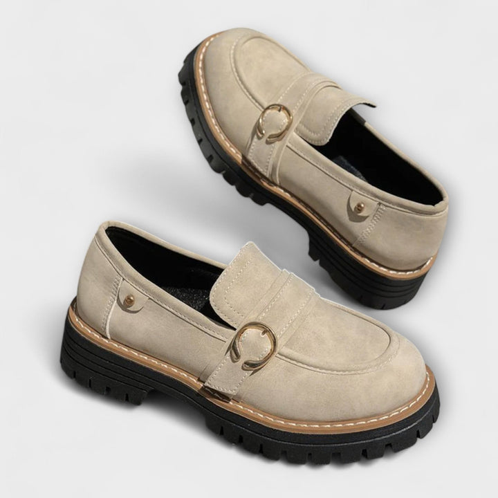 Bequeme Slip-On Damenschuhe im Detail, Seite links