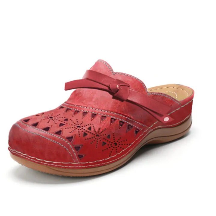 Bequeme Damen-Slipper mit Memory-Schaum und Fußgewölbestütze. Orthopädische, leichte Komfortschuhe für Frauen.