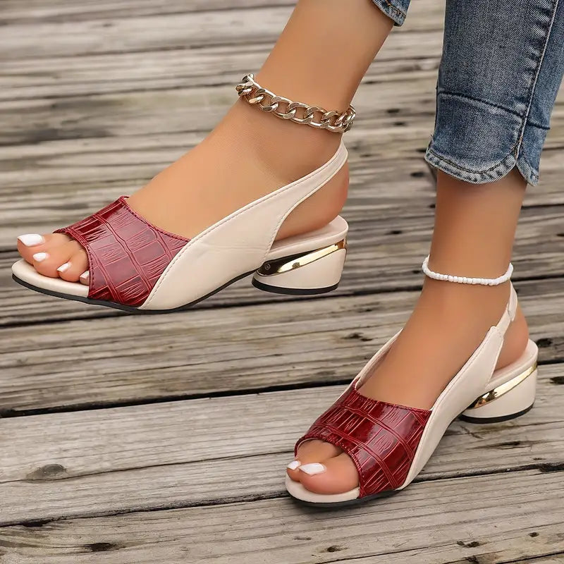 Rote elegante Damen Sandalen mit Blockabsatz. Vielseitige Komfort Sandalen für stilvolle Sommer-Outfits.