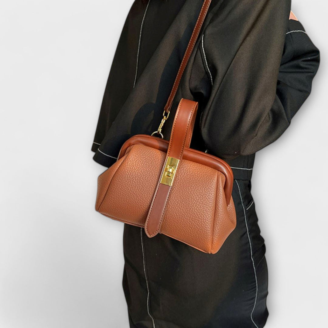 Braune elegante Sommertasche, Damen Mini-Handtasche, modisches Accessoire.