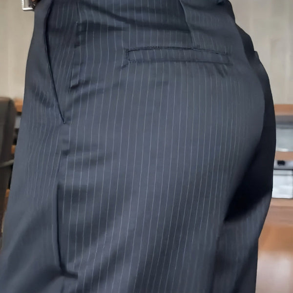 Stilvolle, klassische Damenhose Mathilda, Business-tauglich, mit feinen Streifen und hohem Bund.