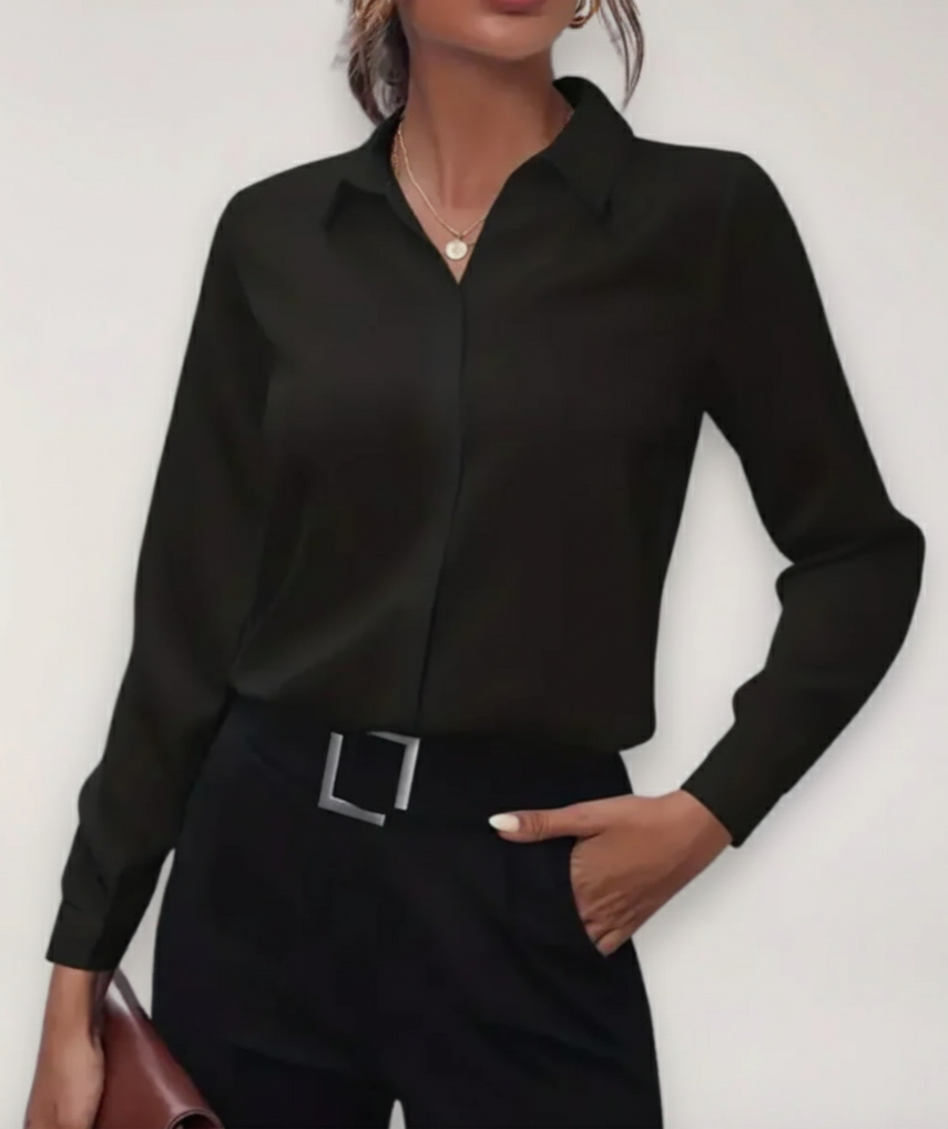 Modische Damen Langarmbluse mit Knopfleiste. Business-tauglich & bequem für den Frühling.
