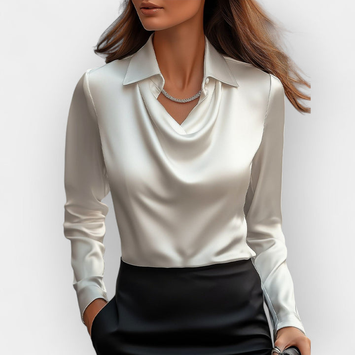 Elegante Damen Bluse mit Wasserfallkragen für Business & Büro; schick & vielseitig.