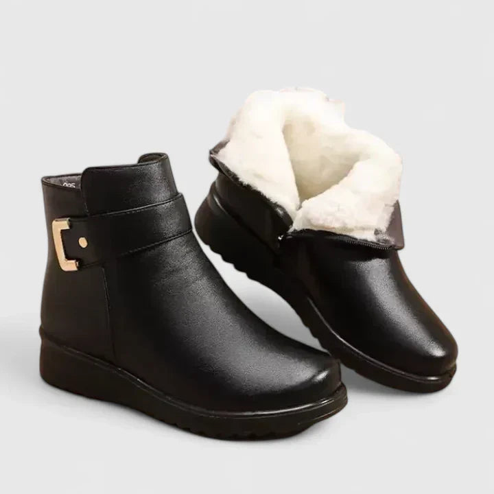 Modische Damen Stiefeletten für den Frühling mit stilvollen Schnallen. Perfekte Damenschuhe für jeden Anlass.