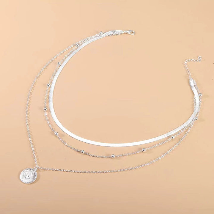 Moderne Damen Halskette aus echtem 925 Sterling Silber. Eleganter, runder Anhänger, schickes Accessoire.