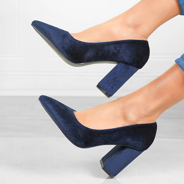 Elegante Damen High Heels aus Hirschleder, spitz zulaufend, in Königsblau. Ideal für Büro und Abendgarderobe.