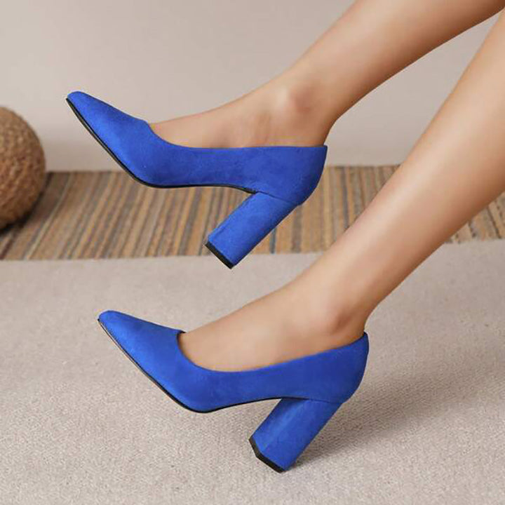 Elegante Damen High Heels aus Hirschleder, spitz zulaufend, in Königsblau. Ideal für Büro und Abendgarderobe.