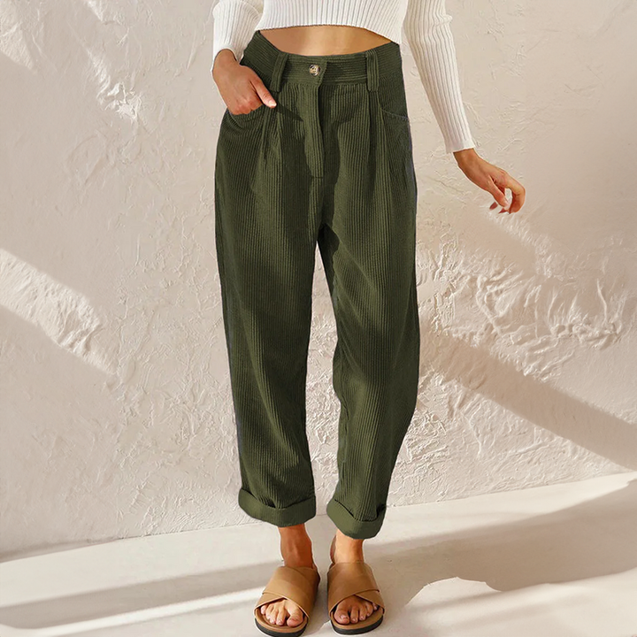 Leichte, fließende Sommerhose für Damen mit hohem Bund und weitem Bein. Ideal für warme Tage und Eleganz.