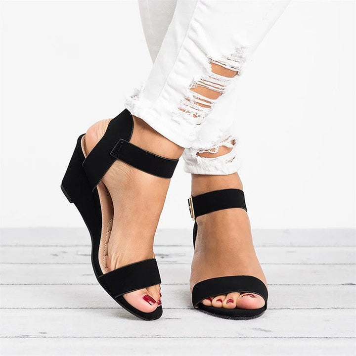 Elegante Damen Keilsandalen für den Frühling mit stilvollem Knöchelriemen und bequemem Absatz, ideal für den Sommer.