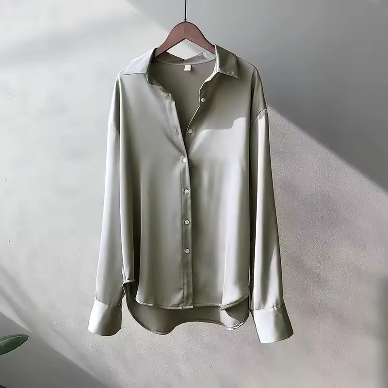 Stilvolle Damen Langarmbluse. Zeitloses Design als Business Bluse oder schicke Freizeit Bluse für moderne Frauen.