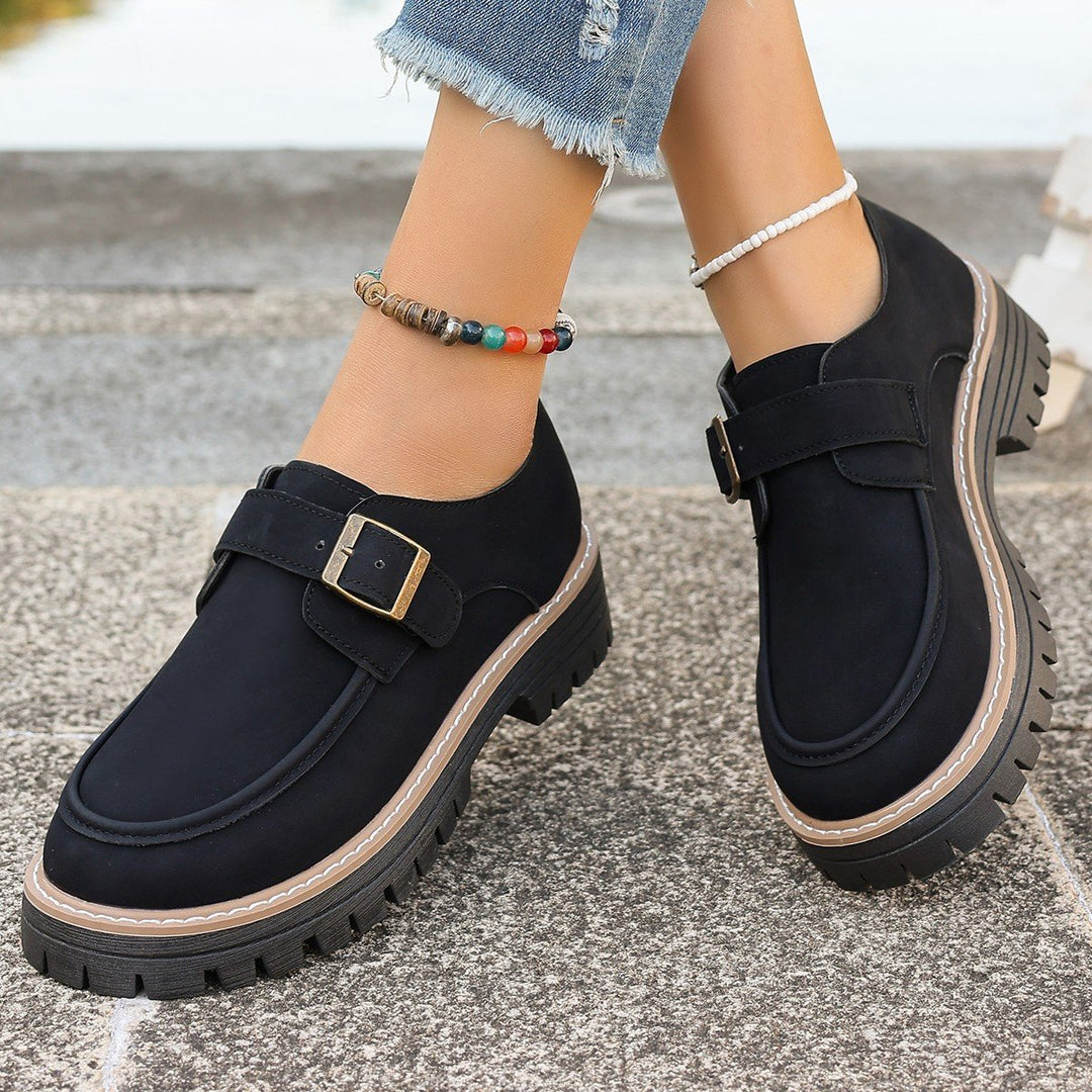 Elegante Damen Loafer mit Schnalle & runder Zehenpartie; dicke Sohle sorgt für hohen Tragekomfort im Alltag.