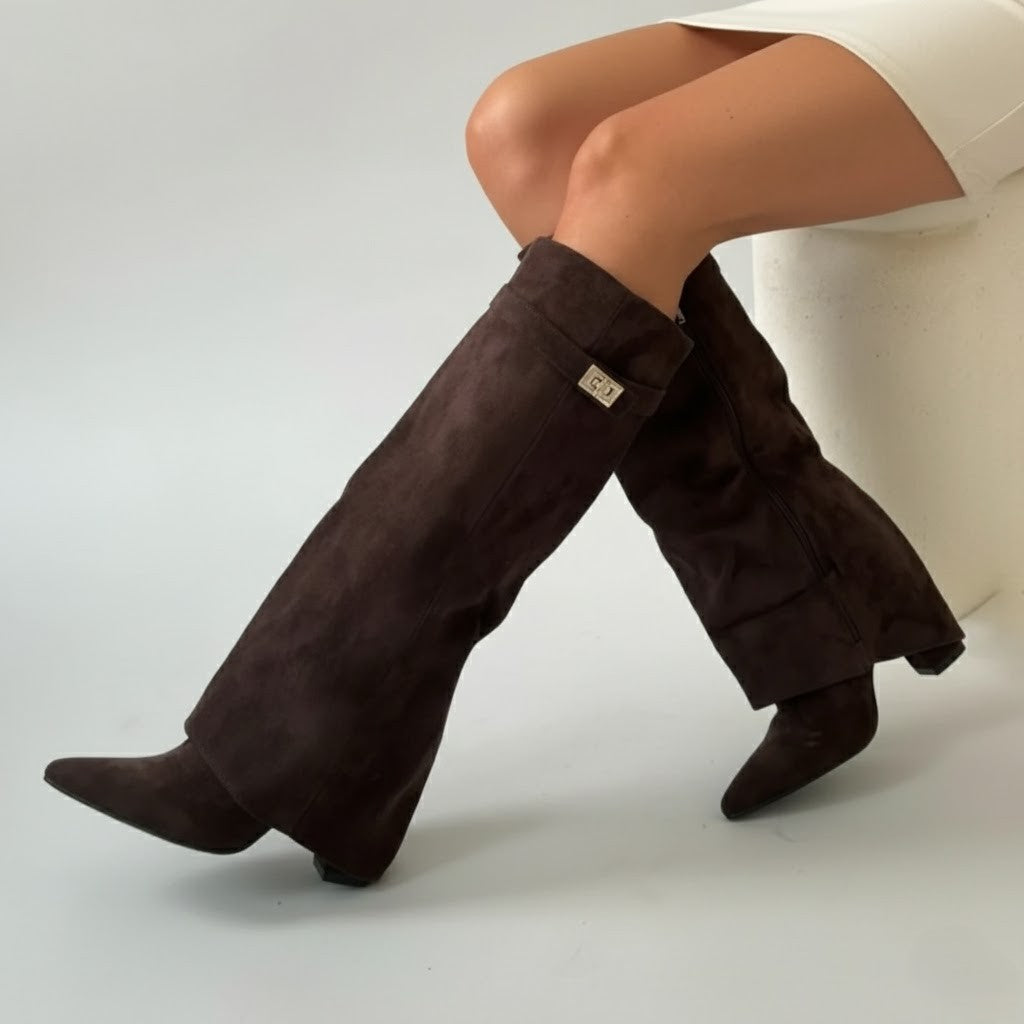 Braune Overknee-Stiefel mit Absatz und modischer Schnalle, Wildleder-Look