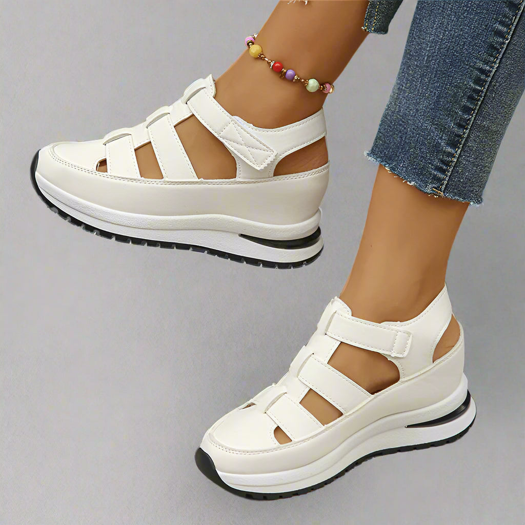 Elegante Damen Plateau-Sneakers mit modernem Cutout-Design für Frühling & Sommer. Bequeme Freizeitschuhe, trendy.