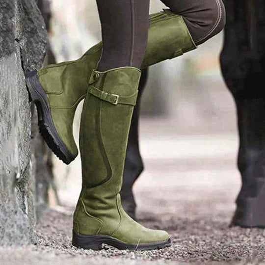 Elegante Damen Reitstiefel für Herbst, wasserdicht und komfortabel, bieten sicheren Halt beim Reiten.