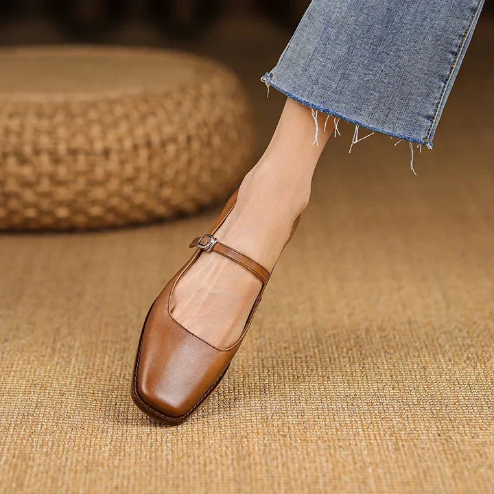 Stylische Damen Sandalen mit Blockabsatz, perfekt für lange Frühlingstage. Komfortable Freizeit- & Business-Schuhe.