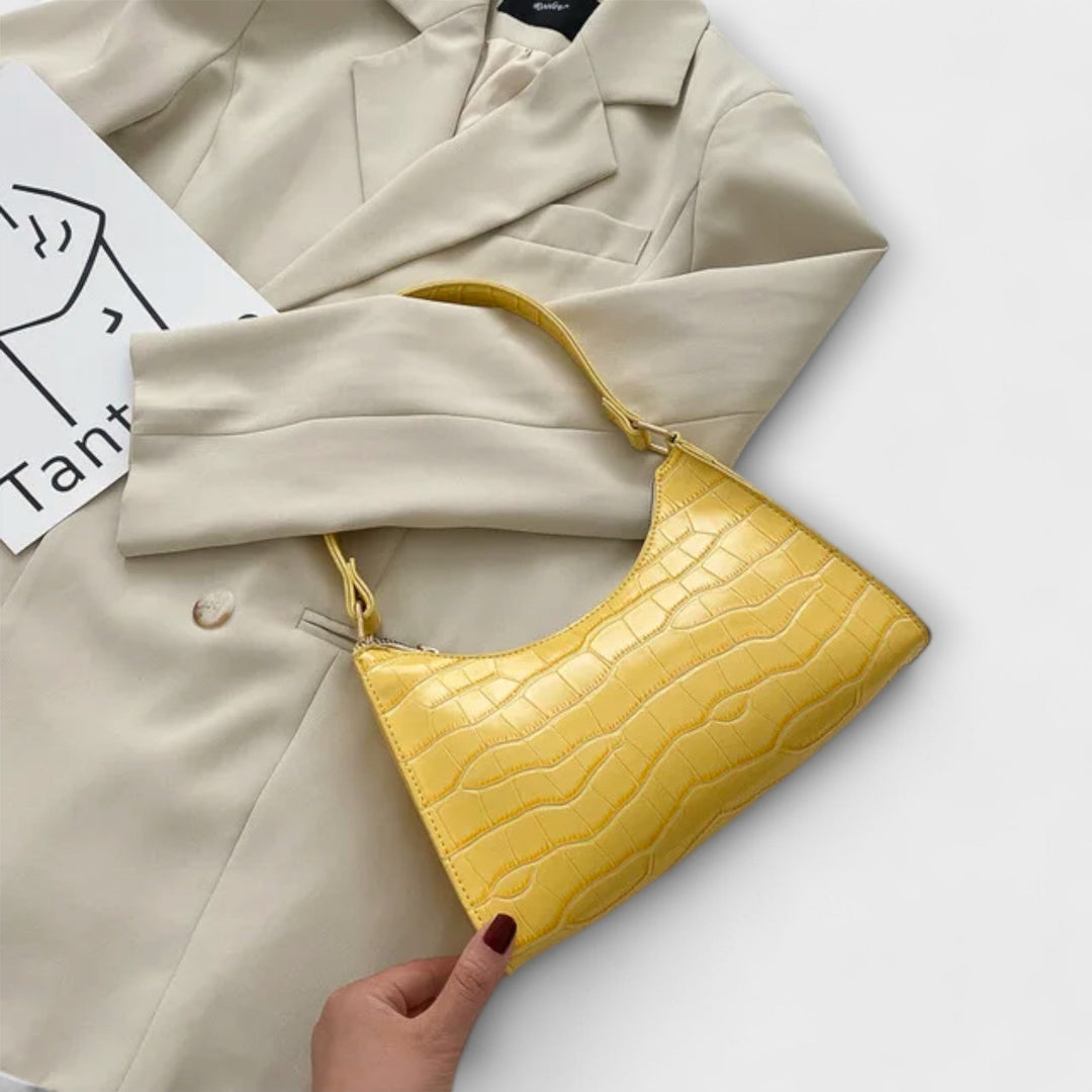 Elegante Damen Handtasche in Rot, Kunstleder, ein farbenfrohes Statement Accessoire.