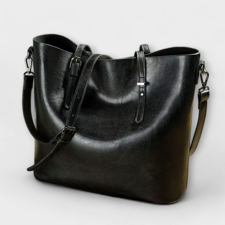 Bordeauxrote klassische Damen Handtasche, stilvolles Accessoire für Sommer und Abend.