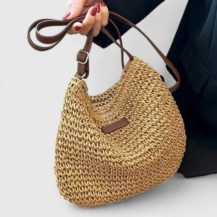 Moderne Damen Sommertasche in Beige, leichter Naturstil für einen eleganten Sommer-Casual-Look.