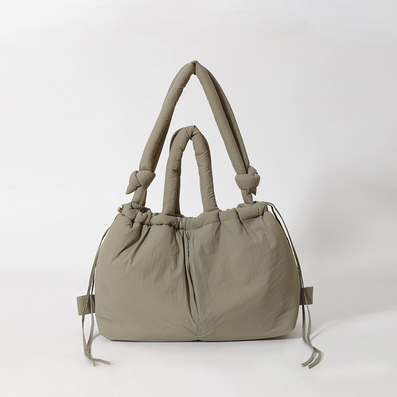 Die vielseitige Mayer-Boutique Damen Schultertasche – ein unverzichtbares Accessoire für jede Garderobe.
