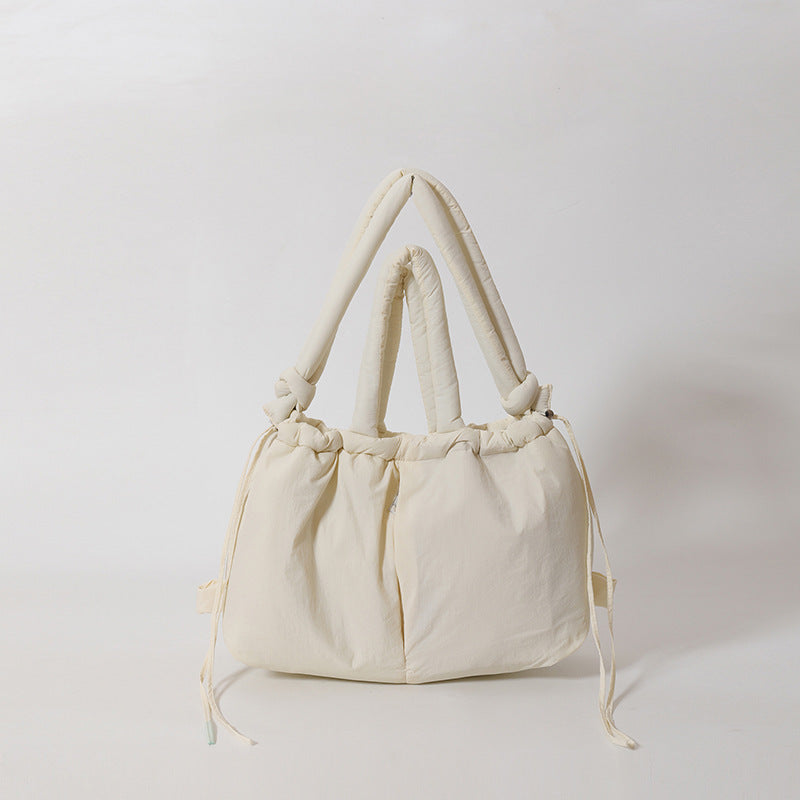 Robuste Damen Schultertasche von Mayer-Boutique, strapazierfähig und langlebig, perfekt für den täglichen Gebrauch.