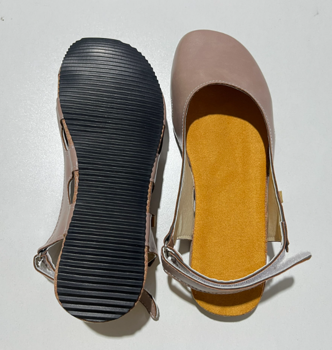 Stilvolle Damen Slingback Flats mit offener Spitze. Elegante Frühlingsschuhe mit hohem Tragekomfort.