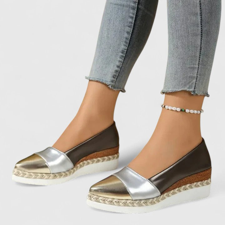 Bequeme Damen Keilabsatz Slipper mit spitzer Zehe, ideal für Freizeit & Alltag, stilvolle Damenschuhe.