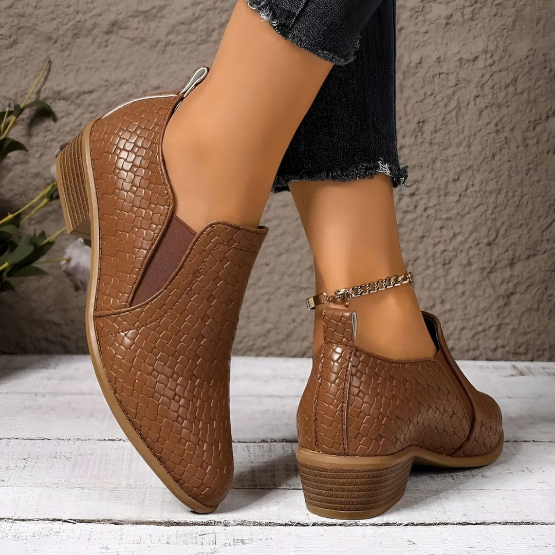Elegante Damen Slip-Ons mit geschmeidigem Obermaterial, komfortable Absatzschuhe für den Alltag & Büro.