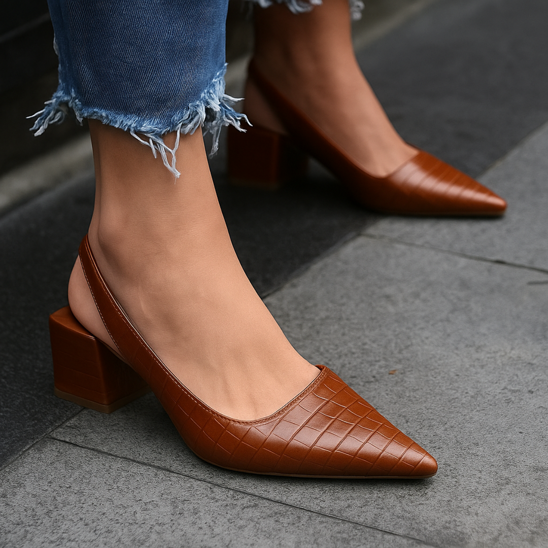 Modische Damenschuhe mit spitzer Zehenkappe & komfortablem Blockabsatz in Schwarz für stilvolle Auftritte.