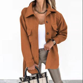 Bequeme Damen-Strickjacke mit Langarm & Knöpfen, bietet Wärme & Stil für kühle Herbst-/Wintertage.