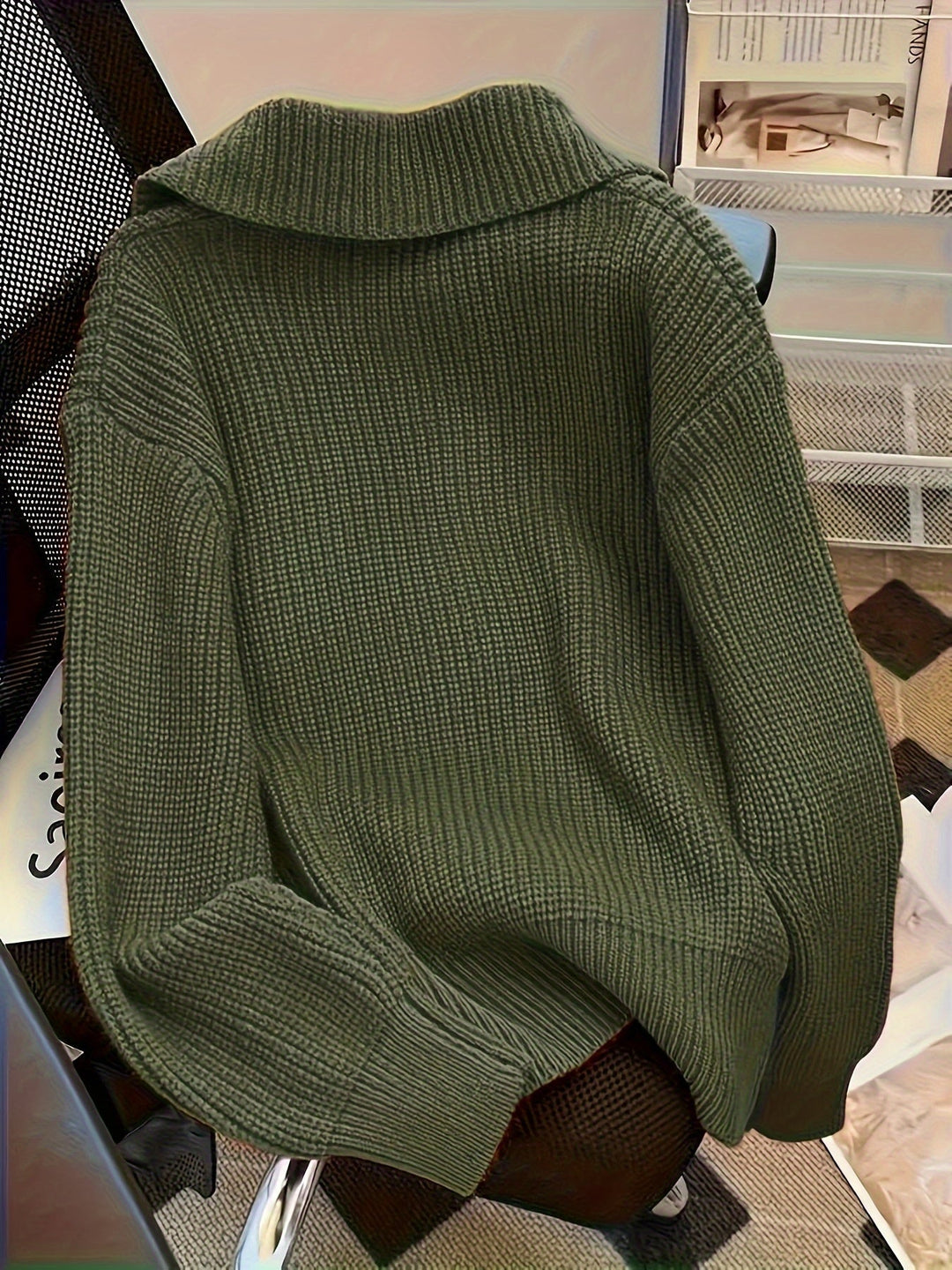 Bequemer Damen-Strickcardigan mit Revers, locker sitzend. Vielseitige Strickjacke für Herbst & Alltag.