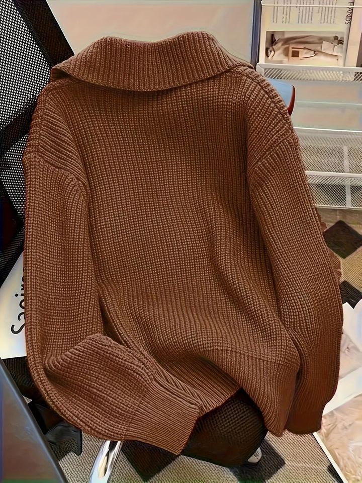 Herbstliche Damen-Strickjacke, eleganter Schnitt mit Revers. Perfekter Cardigan für Stil und Komfort.