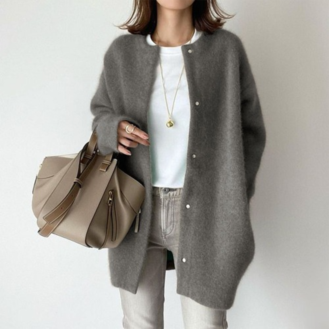 Kuscheliger Damen Langarm-Cardigan Rundhals. Elegante Strickjacke für gemütliche Herbst- & Wintertage.