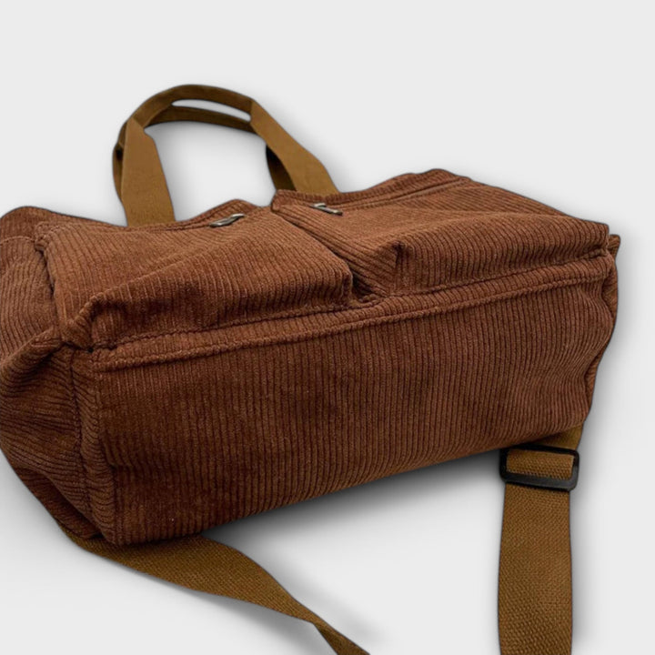 Frauentasche: modernes Modeaccessoire, geräumige Tote-Tasche für unterwegs.