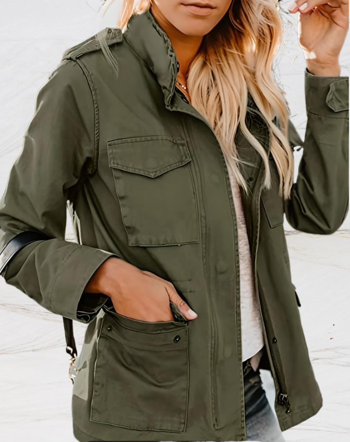 Trendige Damenjacke, Utility-Stil, mit Reißverschluss; eine vielseitige Ergänzung für Damenmode.