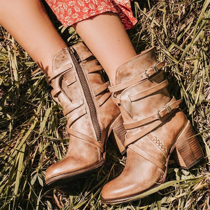Nahaufnahme: Warme Damen Winterstiefel mit kuscheligem Futter; perfekt für Komfort und Schutz im Herbst & Winter.