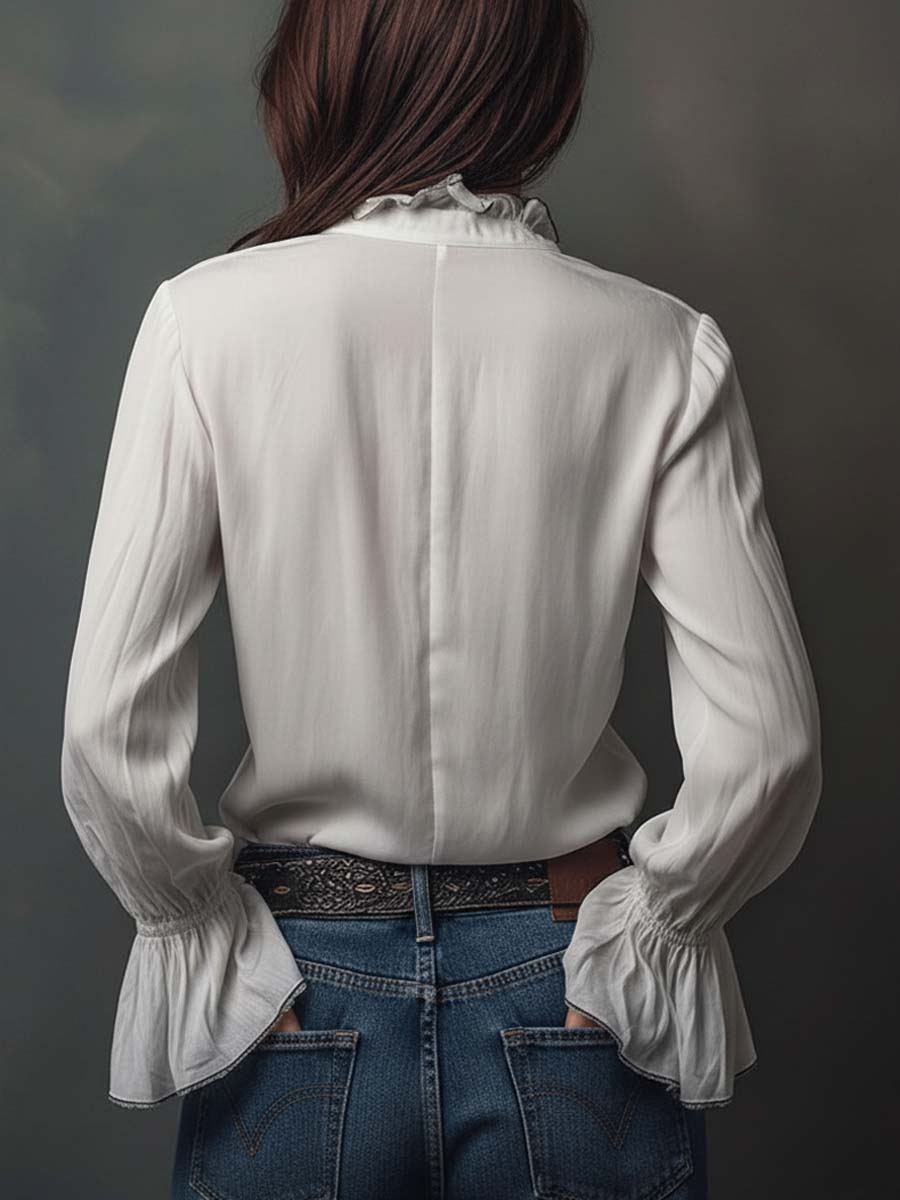Bequeme Damenbluse mit flexiblem Reißverschluss-Ausschnitt & femininen Volantmanschetten. Elegantes Langarmshirt.
