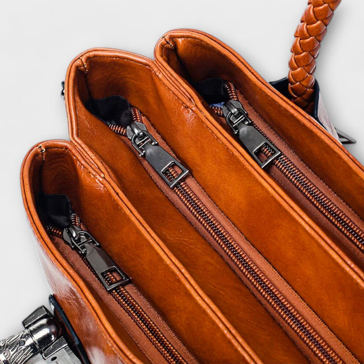 Schicke Damentasche in hellem Design mit stilvollen Details, vielseitig für Sommer-Outfits.