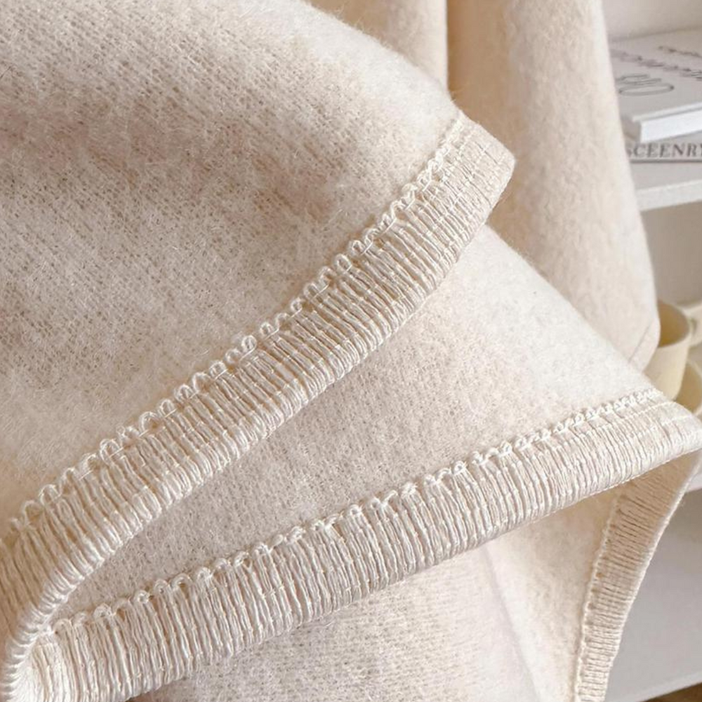 Leichte Damen Wickelweste in Khaki, drapiert und mit Taillengürtel, schmeichelhaft für jede Figur.