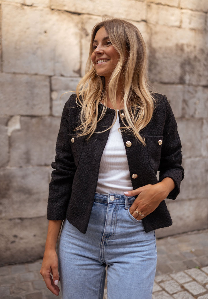 Stilvolle Frauen Herbst-Knopfjacke. Modische Damen Übergangsjacke für den Herbst.