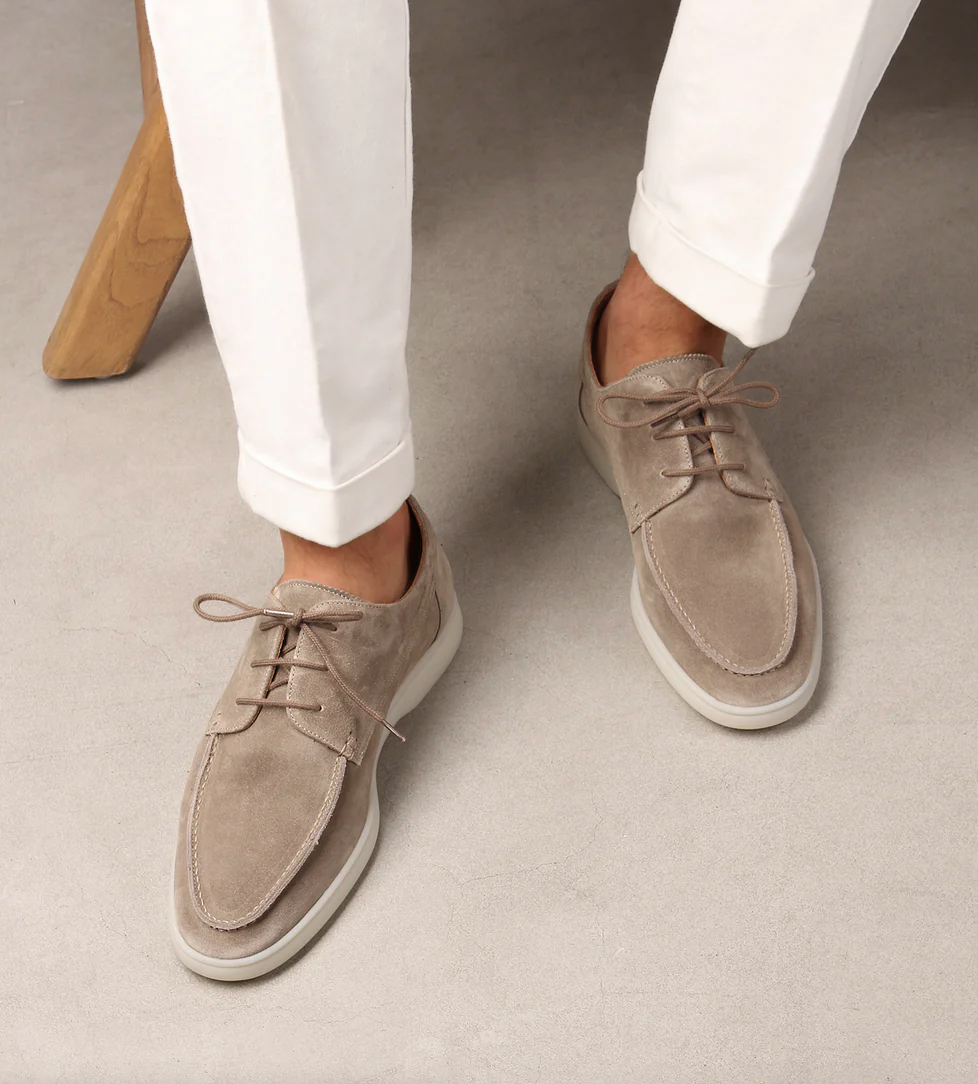 "Elegante Herren Loafer in Beige und Blau, stilvoll und bequem für Büro und Freizeit, hochwertig verarbeitet."