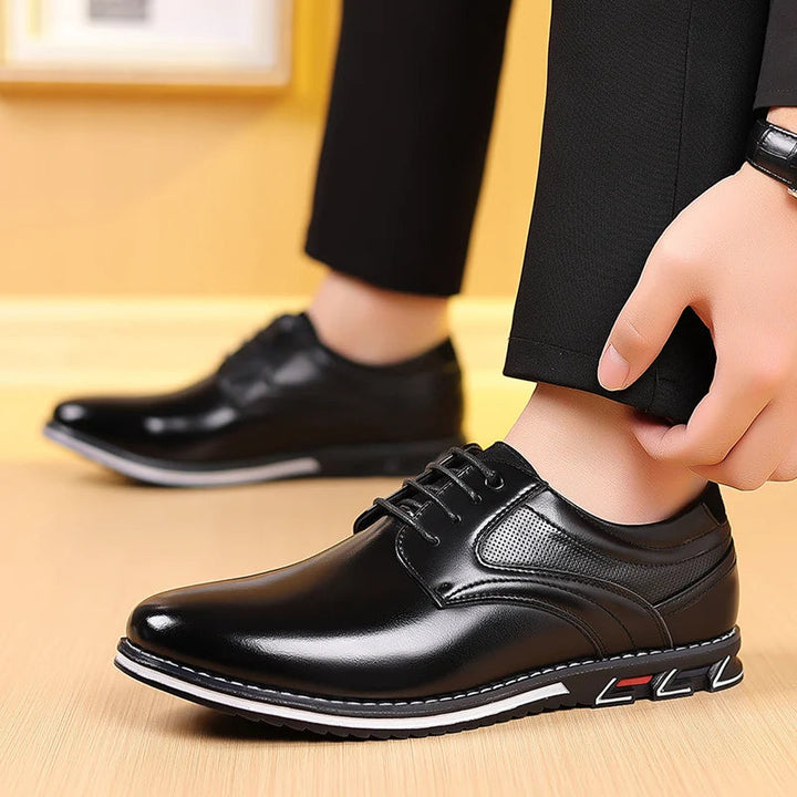 Elegante Herren Oxford Schnürschuhe aus hochwertigem Leder in Schwarz, ideal für Business und formelle Anlässe.