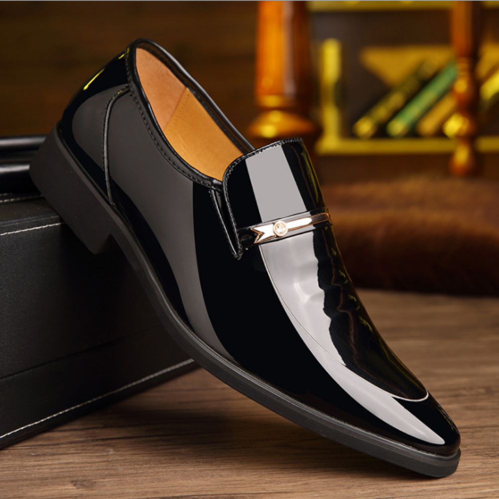 Elegante Herren Slip-On Loafers in Schwarz für Frühling & Sommer. Bequeme Business- & Freizeitschuhe.