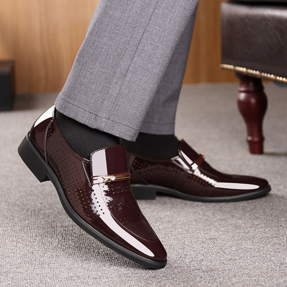 Moderne, stilvolle Herrenschuhe: Elegante Slip-On Loafers für vielfältige Anlässe im Frühling und Sommer.