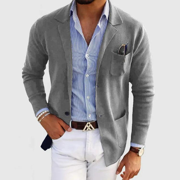 "Elegante Herren Strickjacke mit Reverskragen und Taschen, langärmelig, für stilvolle und komfortable Outfits."