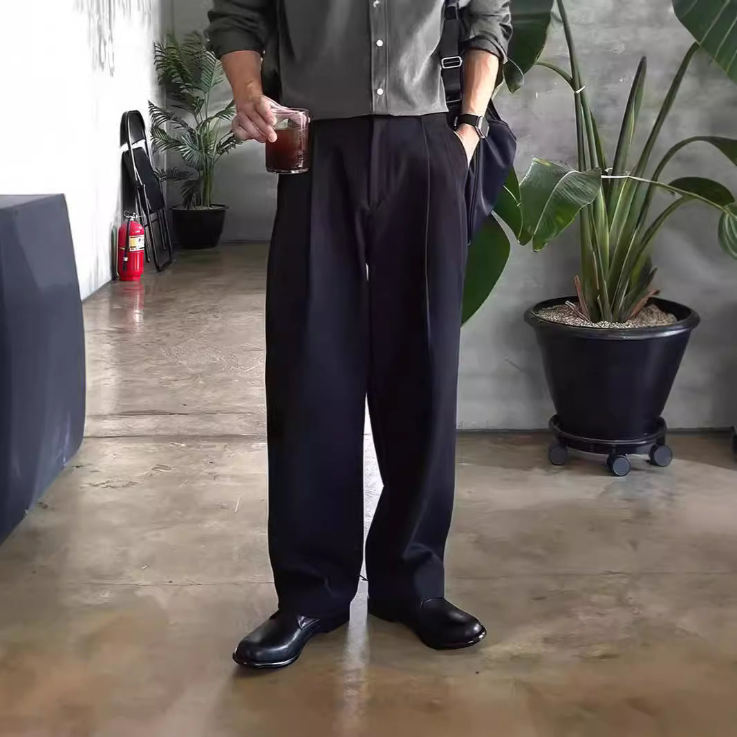 Bequeme Herren Business-Stoffhose mit Weitbein-Schnitt in Dunkelgrau. Elegant für den Büroalltag & formelle Events.