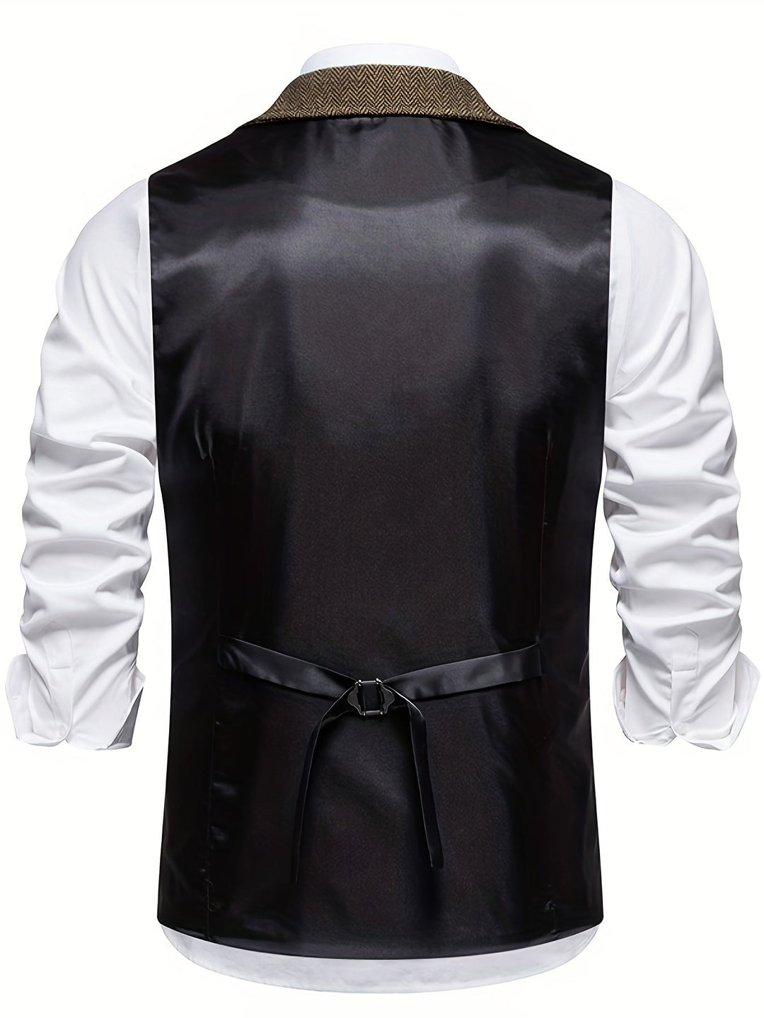 Rückenansicht der Slim-Fit Herren-Anzugweste mit verstellbarem Riegel und elegantem Fischgrätenmuster.