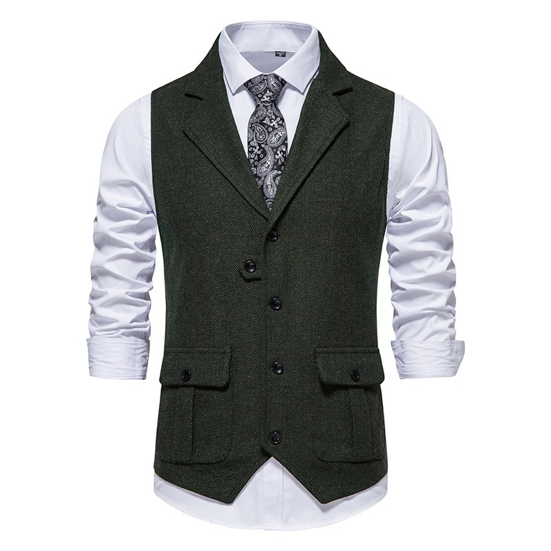 Marineblaue Herrenweste mit praktischen Seitentaschen, perfekt für eine elegante Herrengarderobe.